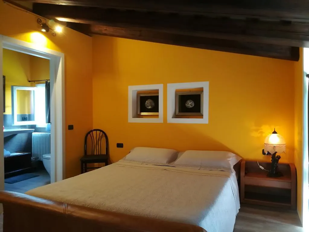 Casa Degli Amici Bed and Breakfast Τρεβίζο 0*,