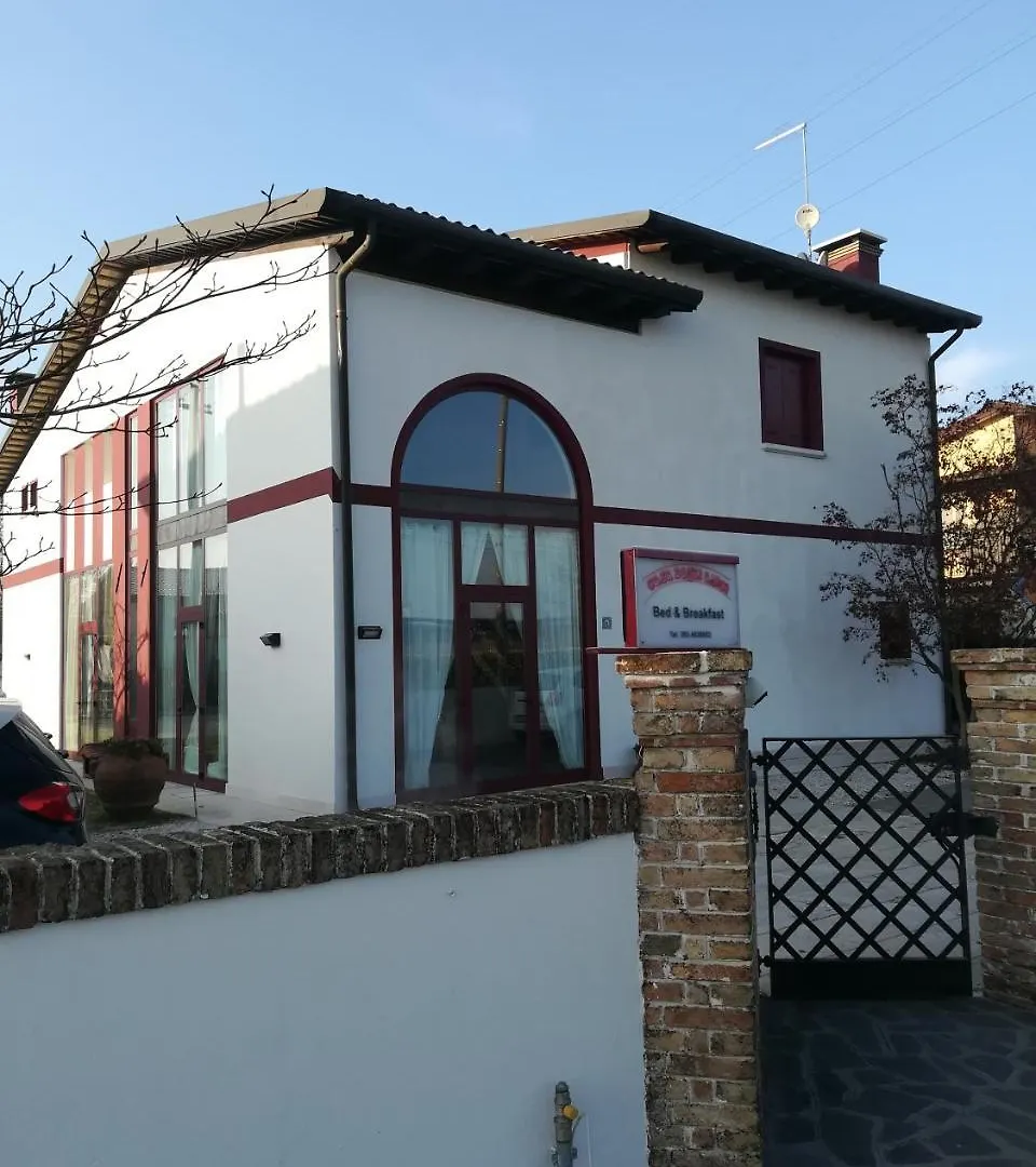 Casa Degli Amici Bed and Breakfast Τρεβίζο