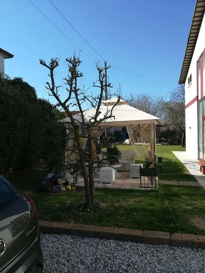 Casa Degli Amici Bed and Breakfast Τρεβίζο 0*,