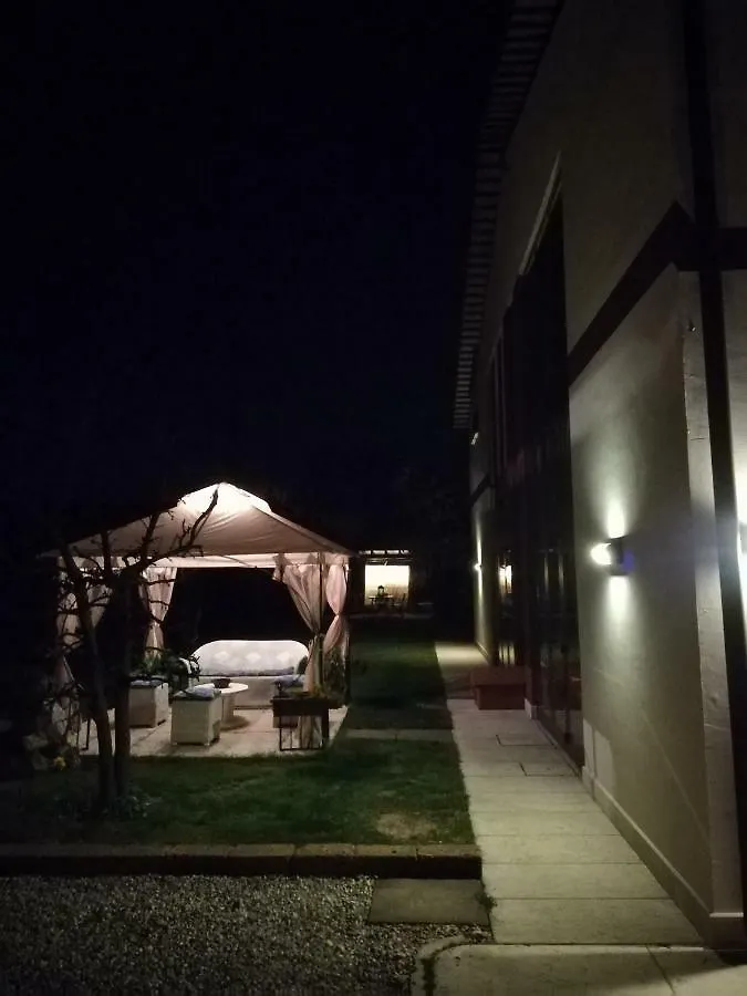 Casa Degli Amici Bed and Breakfast Τρεβίζο